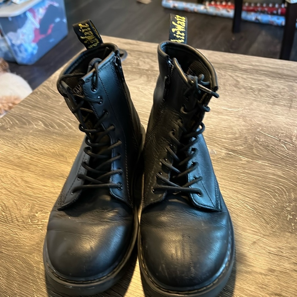 Dr Martens 1460 youth boots size 4 usm